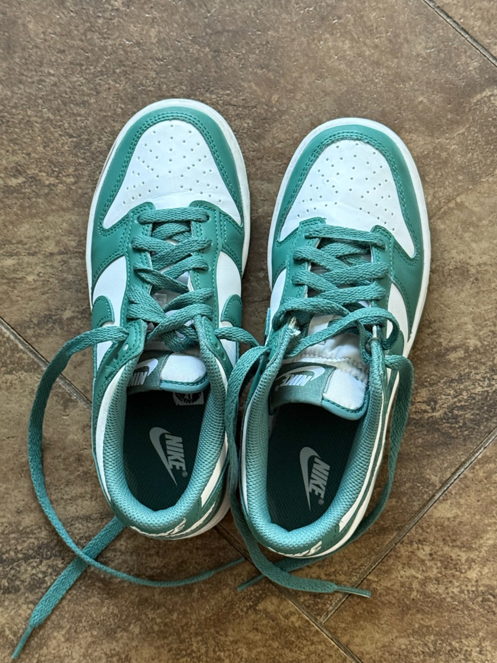 Nike boys Green and White Low-Top Sneakers size 4